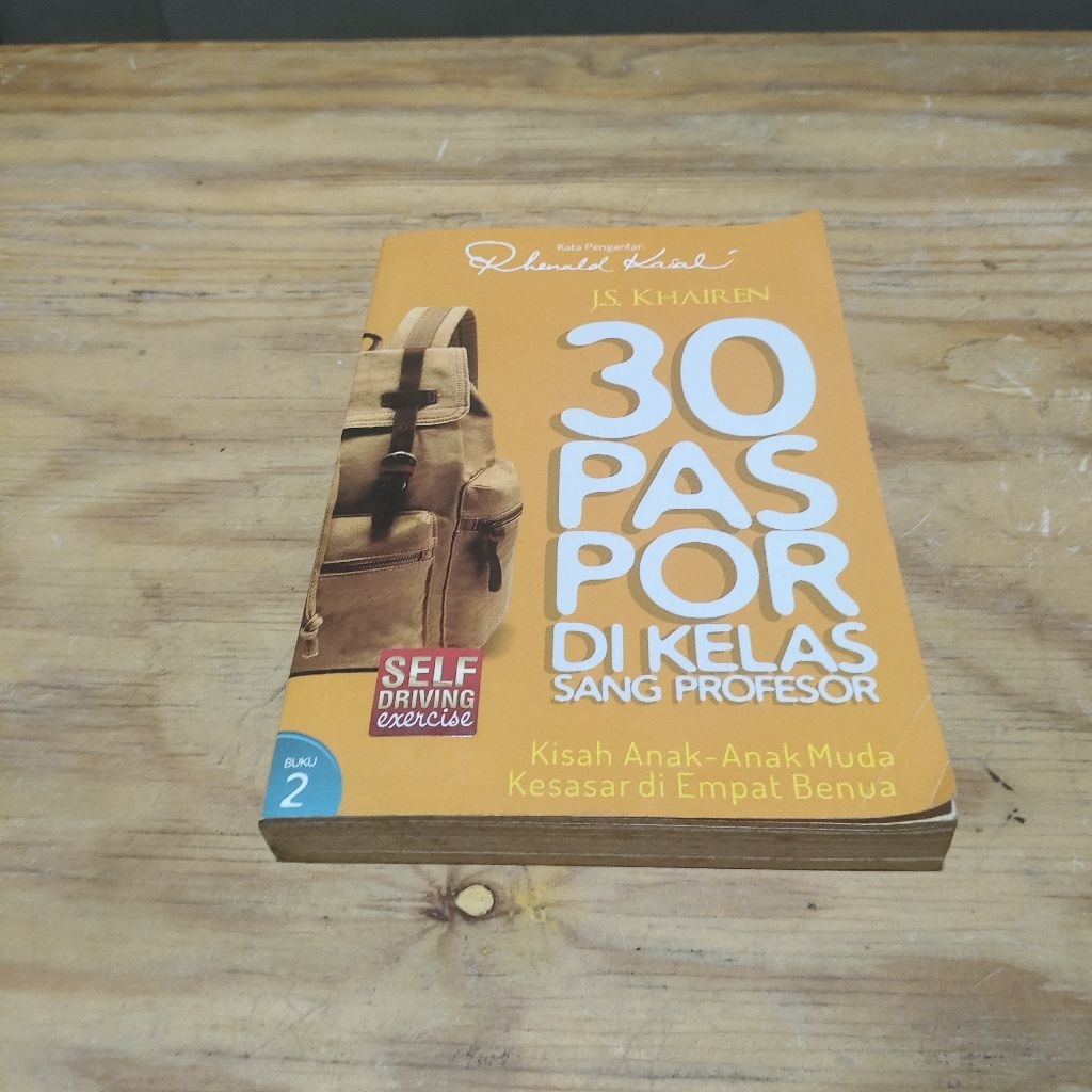 Buku 30 Paspor di Kelas Sang Profesor