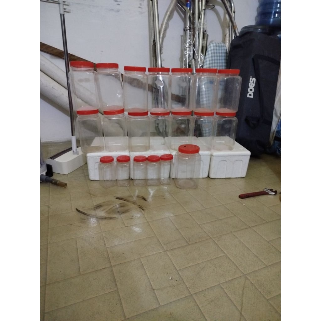 Toples KHUSUS IKAN Cupang ( 2 L x 15bh , 500Ml x 5bh & Sterofoam 4 bh ) / BEKAS