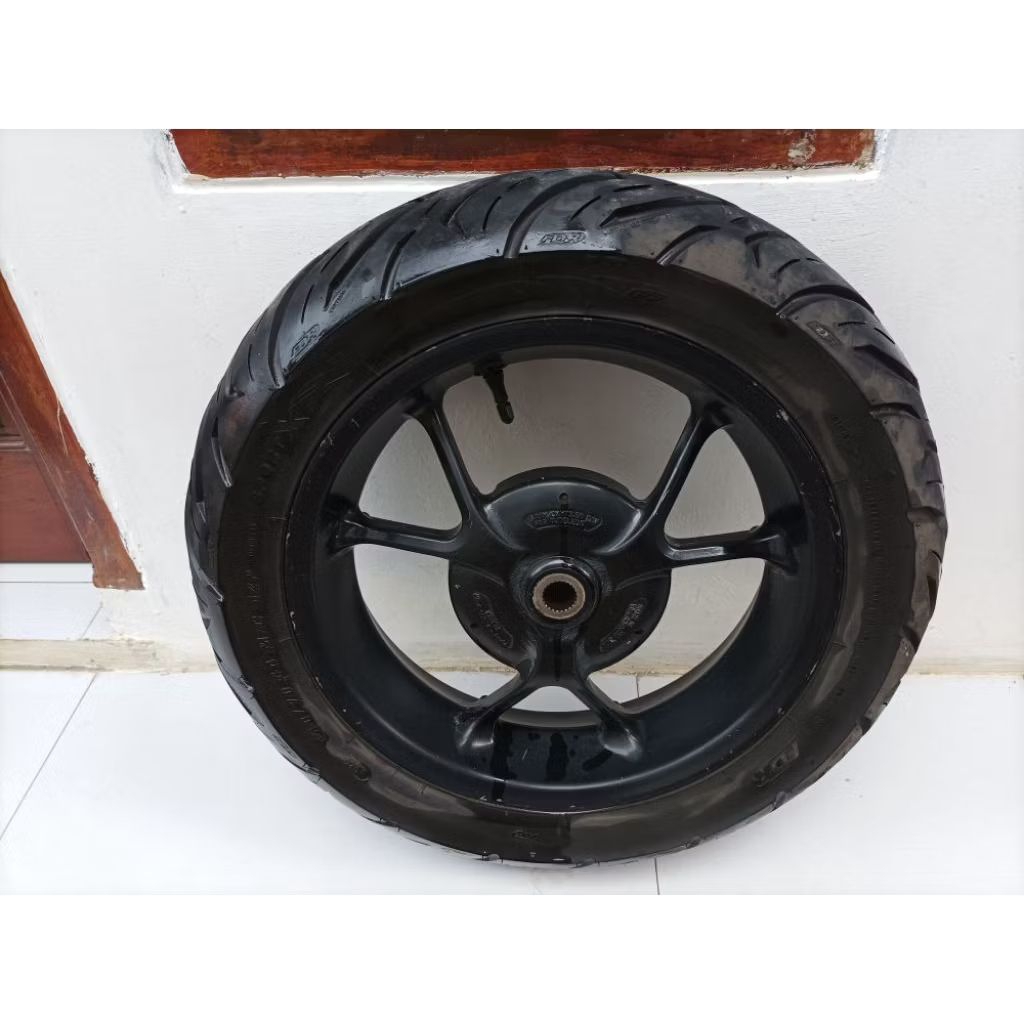 pelg + ban belakang YAMAHA AEROX NEW 155'cc kode B65 ring 14 original