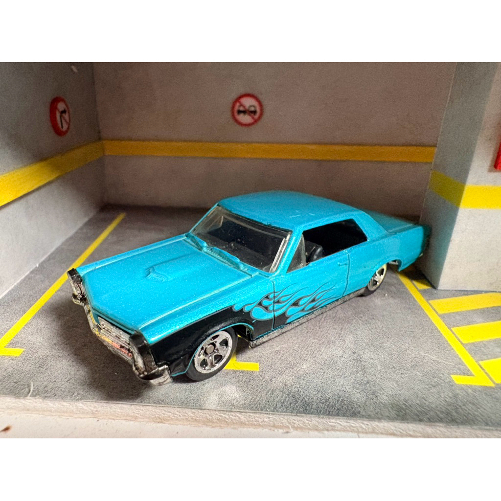 Hot Wheels 65 Pontiac GTO Blue Flames Mattel Hotwheels Loose