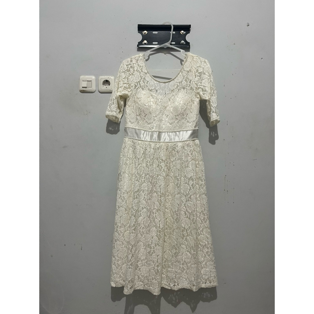mididress brokat halus