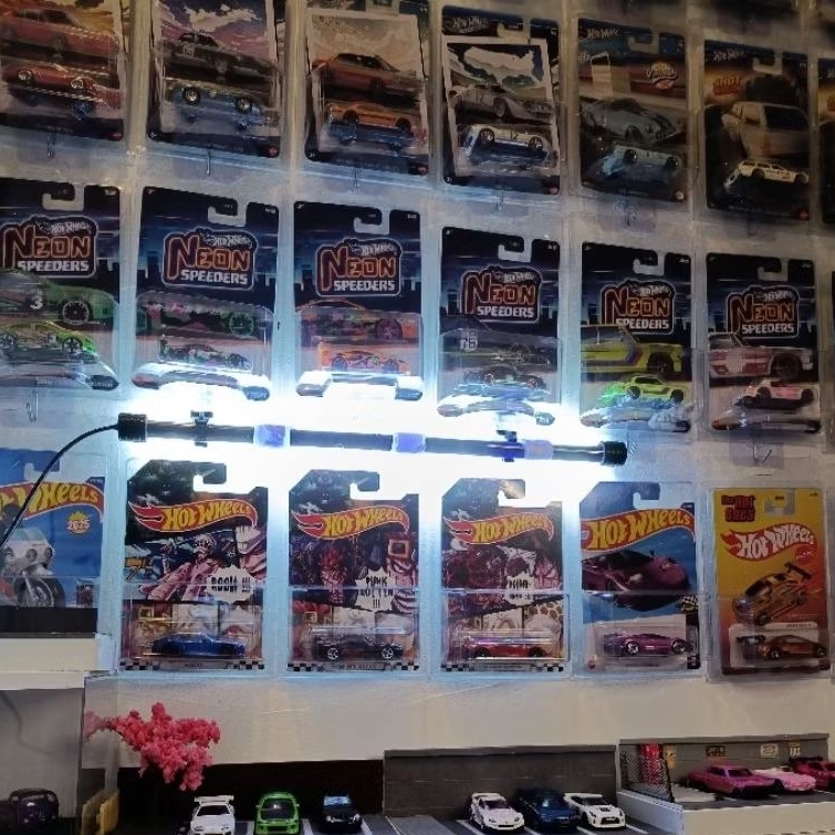 Hot Wheels Bugatti Veyron & Jetta