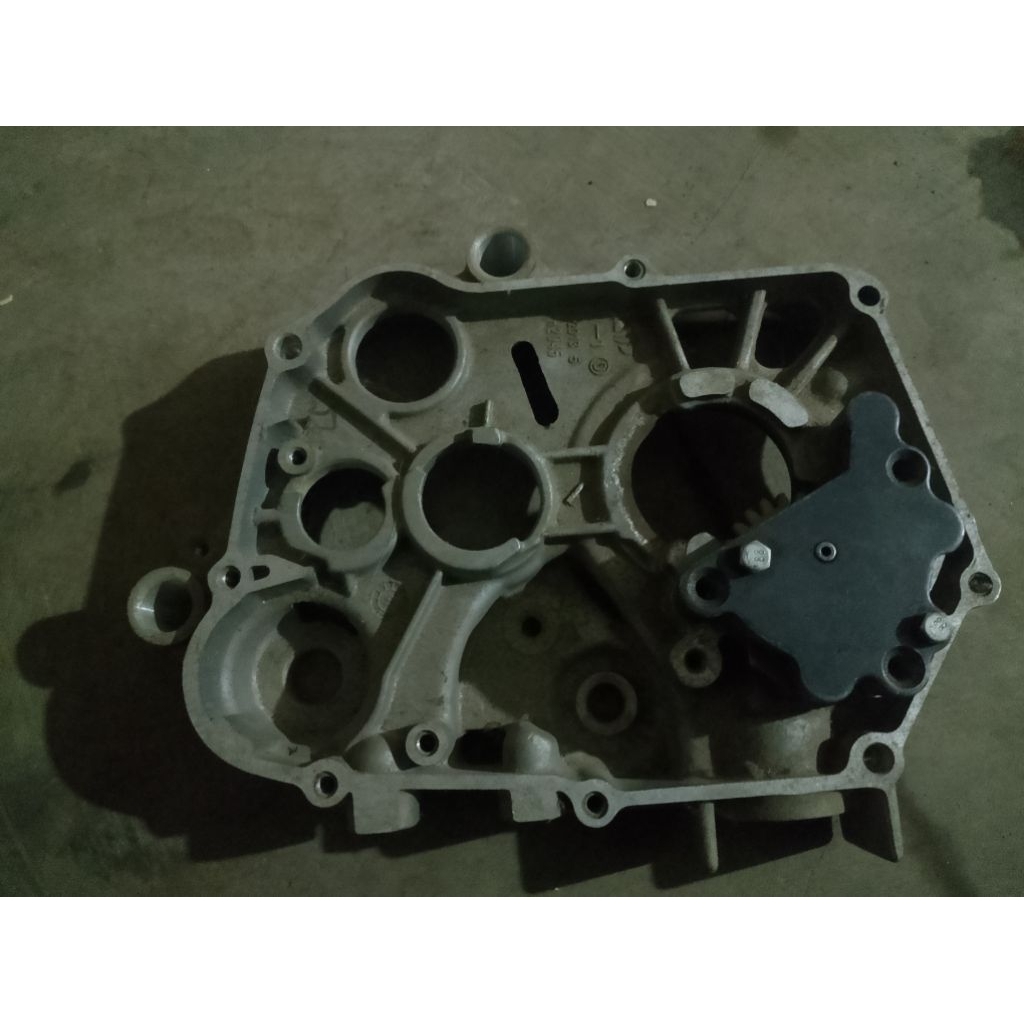 crankcase pompa kanan mocin 124