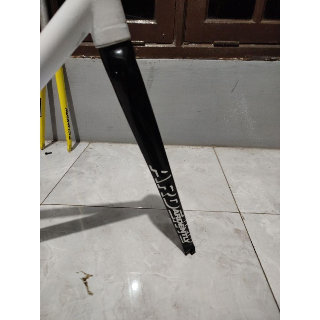 fork ardently model Alpina