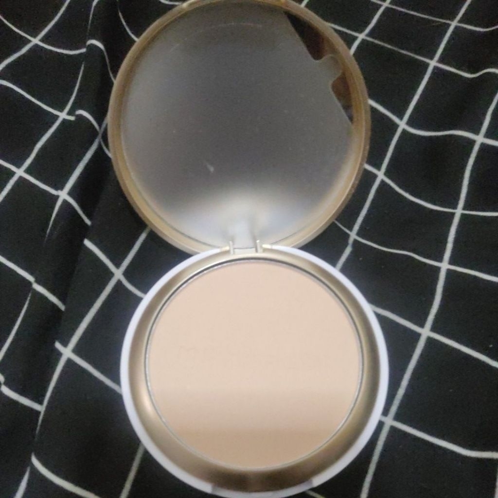 MERCREDI - Skinfinite Luxe Compact Powder(SAND)Two way cake - Preloved *free gift