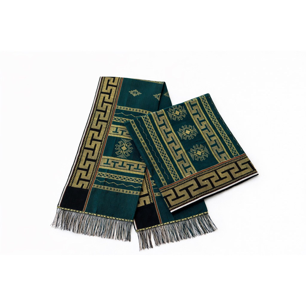 Ulos Karo Simetri Adikara – Tenun Premium Hijau Gold | Kain Adat Elegan