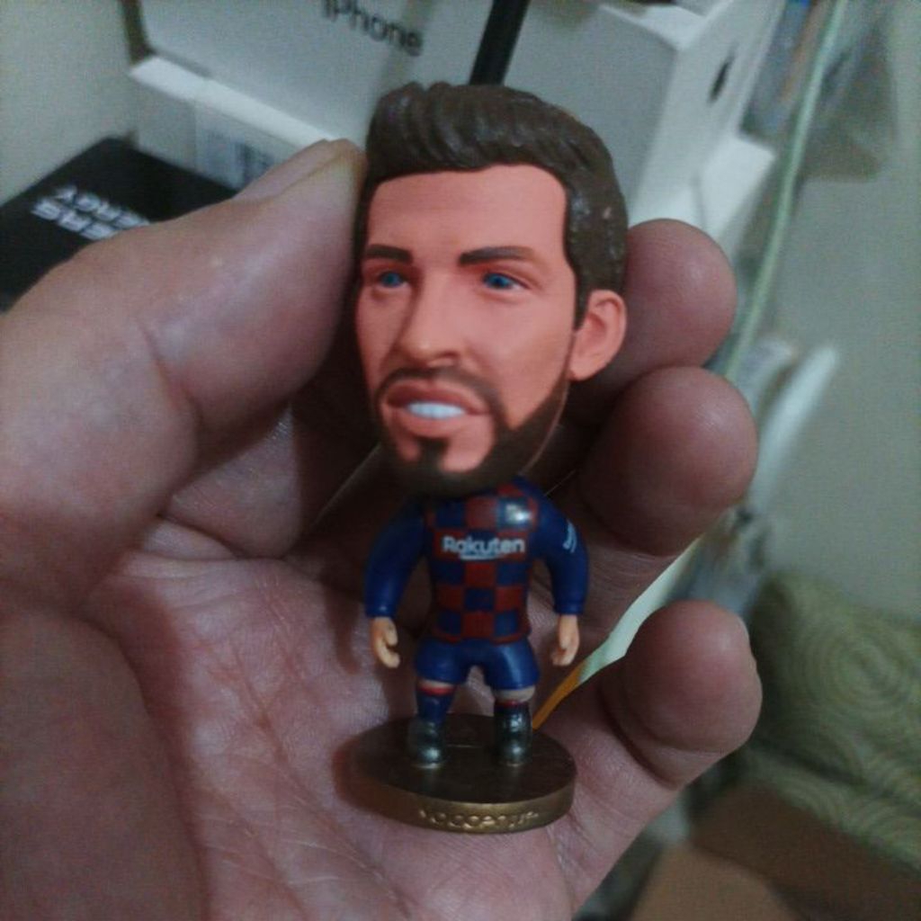 Action Figure Gerrard Pique Barcelona Soccerwe