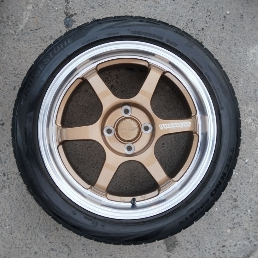 Velg Racing JDM Rays Te37 R16 Pcd 4x100 Lebar 7_inc ET 42 + Ban Bridgestone 195/50 R16