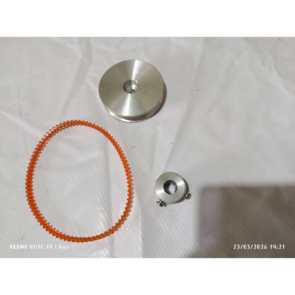 1 paket pulley dinamo pokka/pulley mesin harumanis(pulley 1 inch as 12mm, pulley 7cm, karet vanbelt)