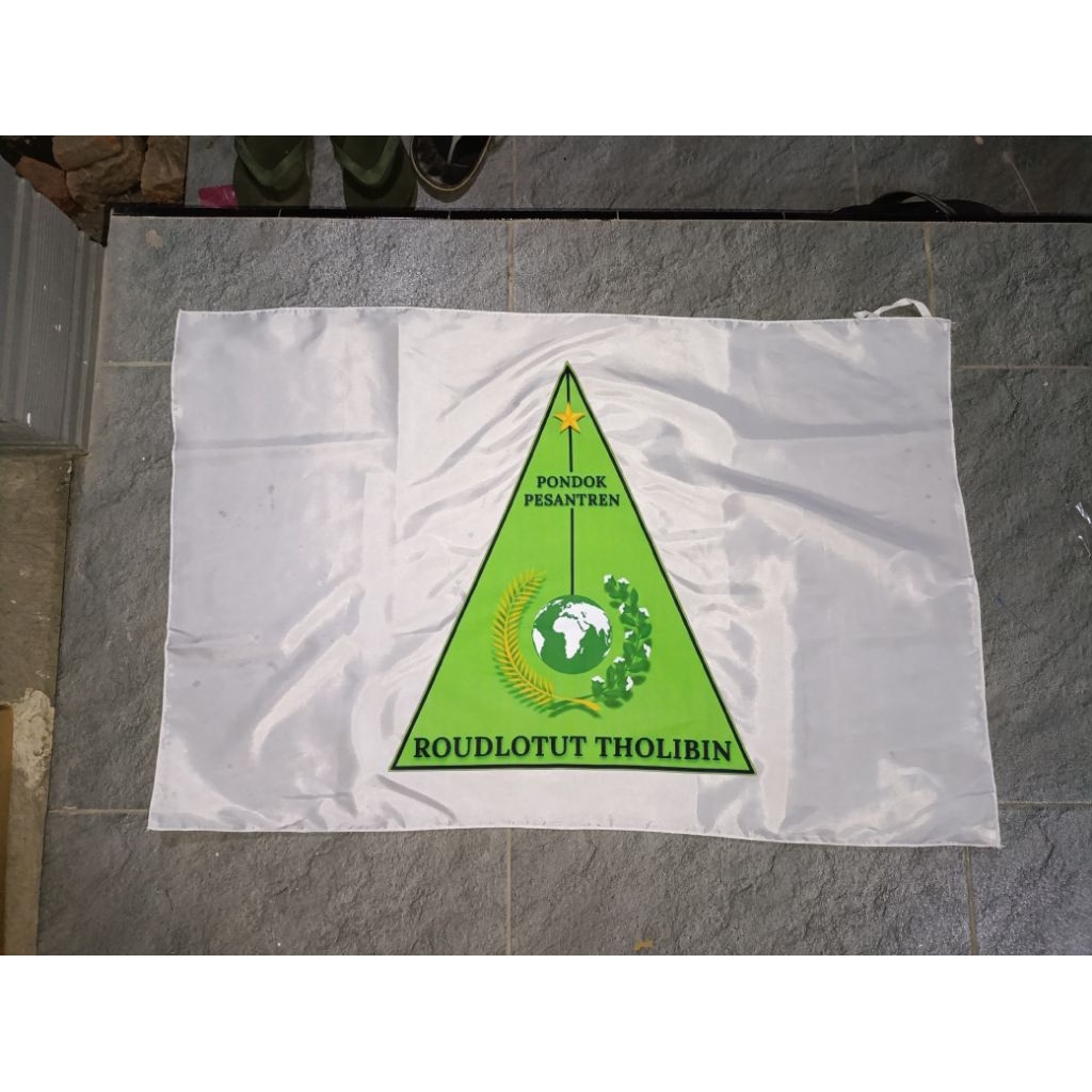 BENDERA CUSTOM SABLON BAHAN SATIN