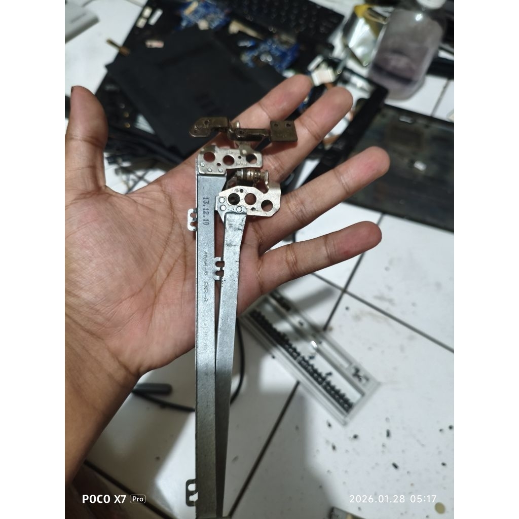 engsel notebook acer v5 132 ori