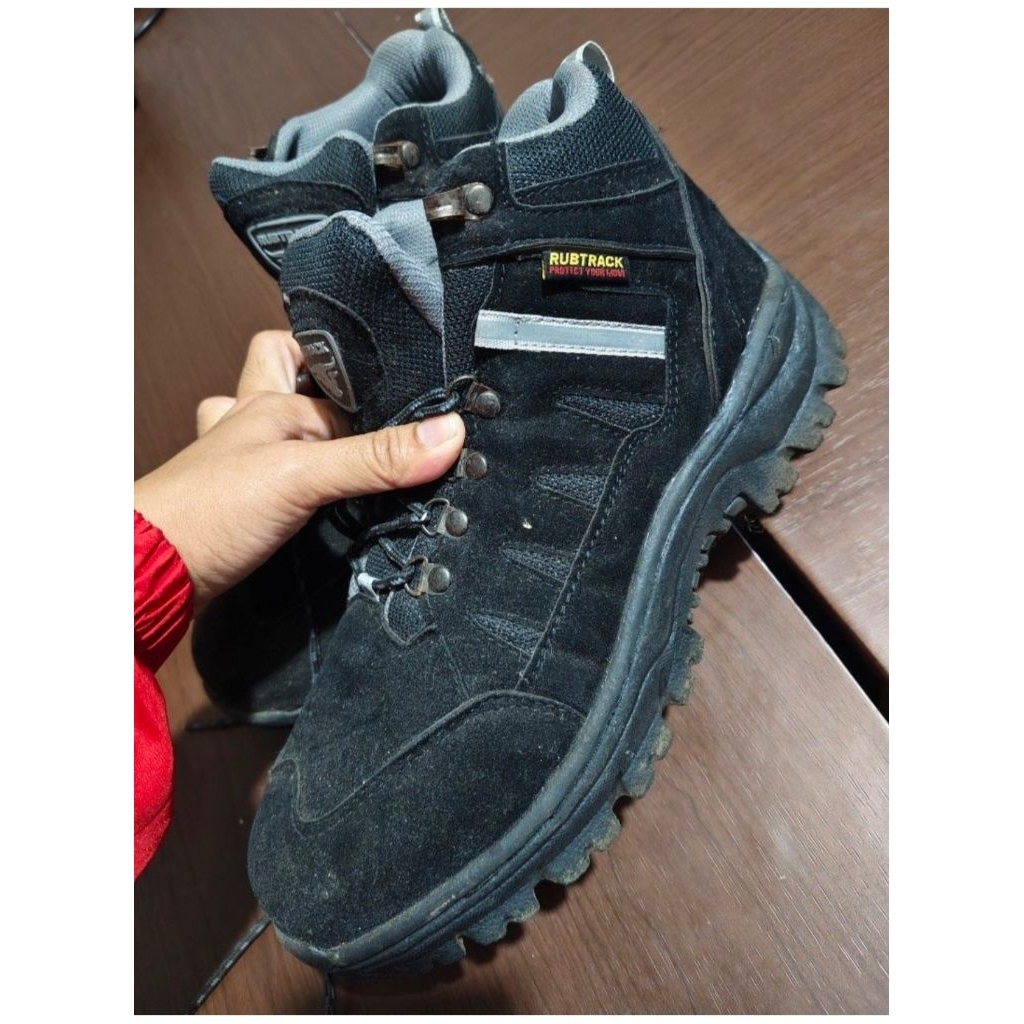 rubtrack uno safety shoes size 43 bekas