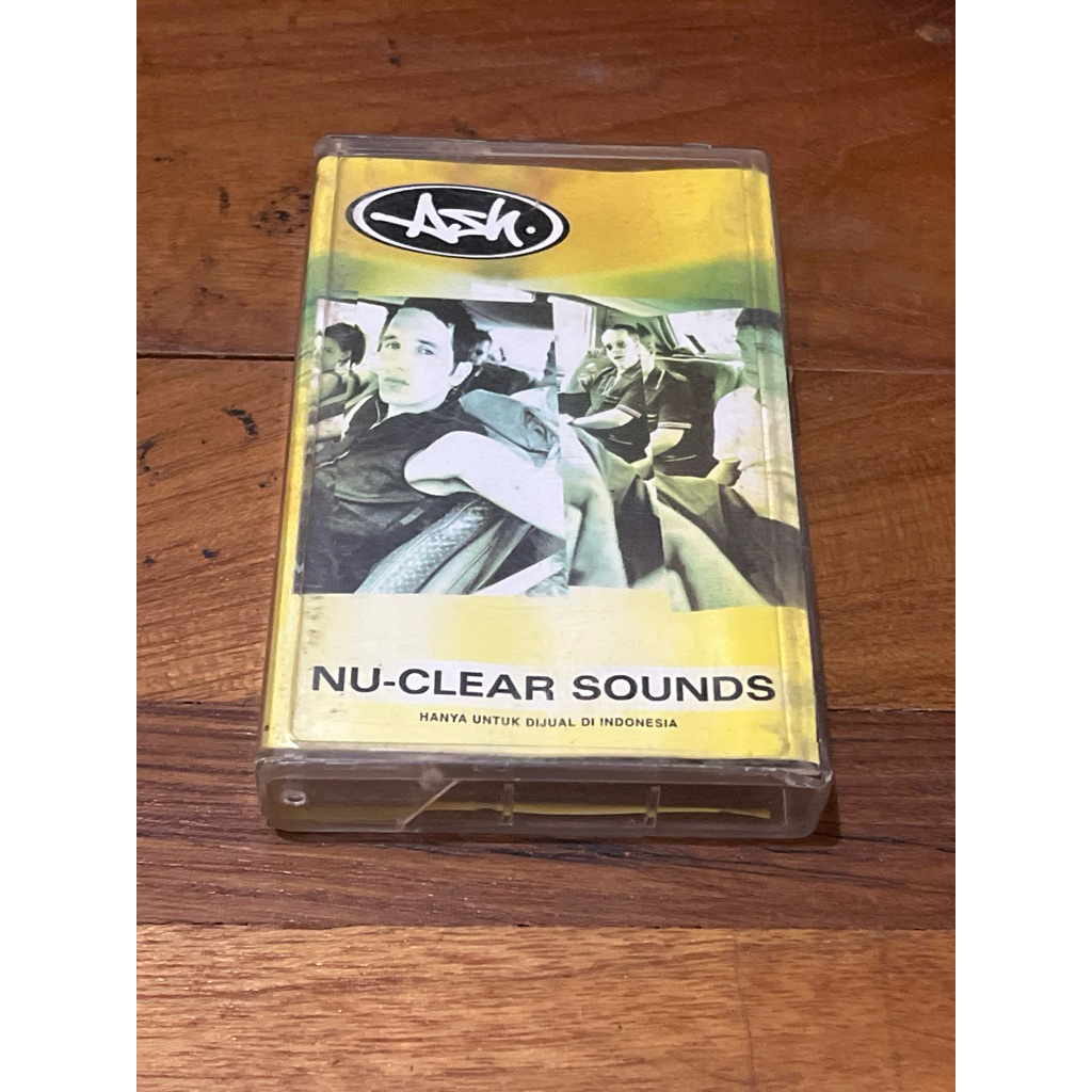 Kaset pita Ash - Nuclear Sounds