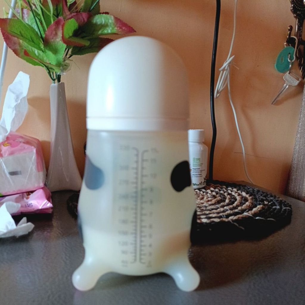 preloved botol susu moomoo ibebe 330 ml