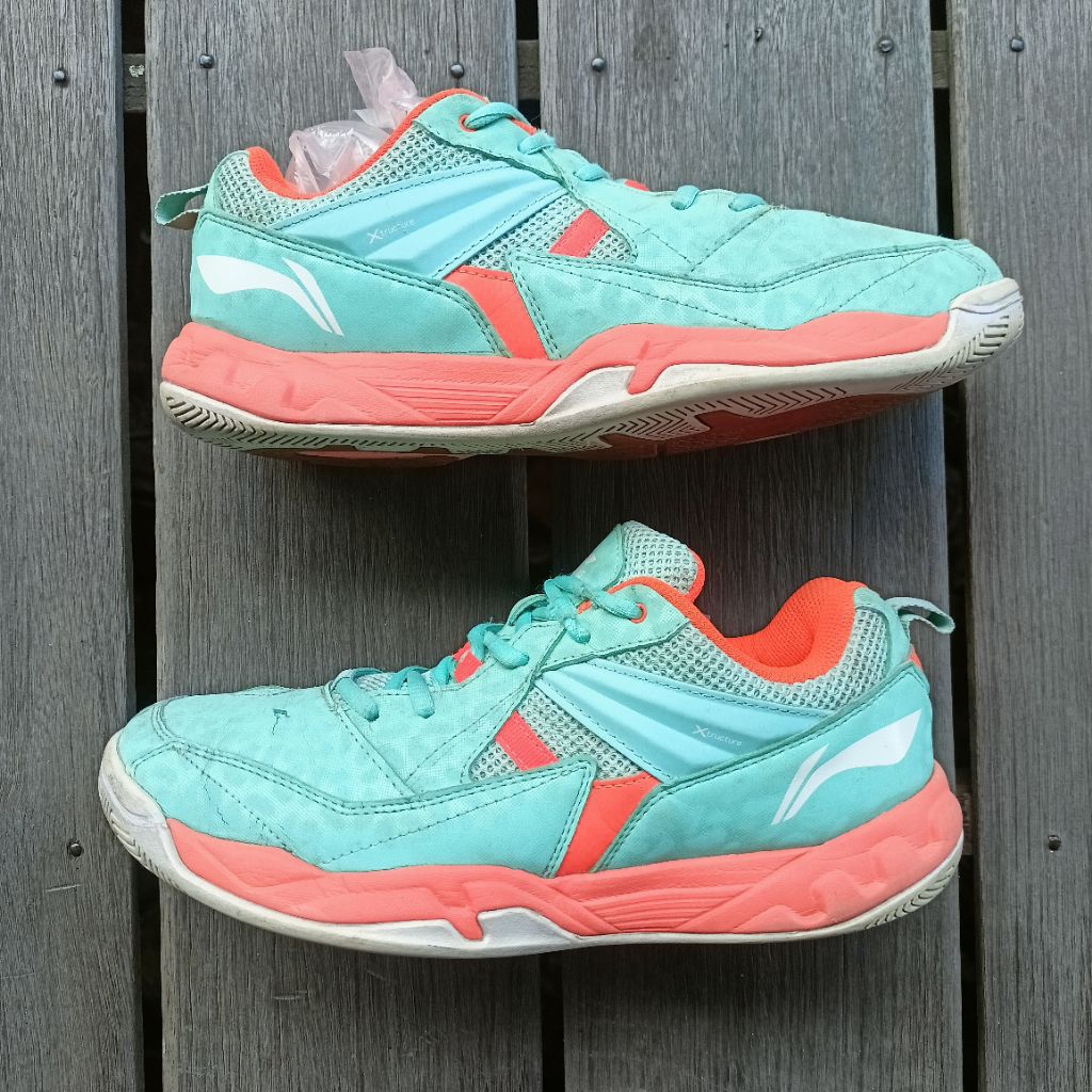 Sepatu Badminton lining (second)