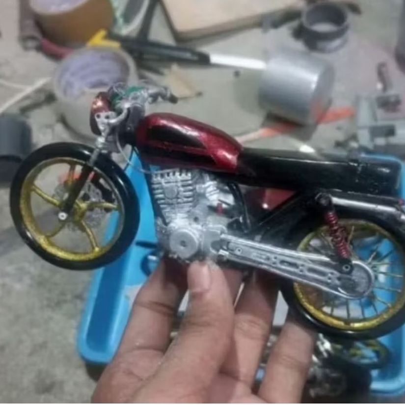 DIECAST MINIATUR MOTOR JADUL HONDA GL 100 SCALA1:16
