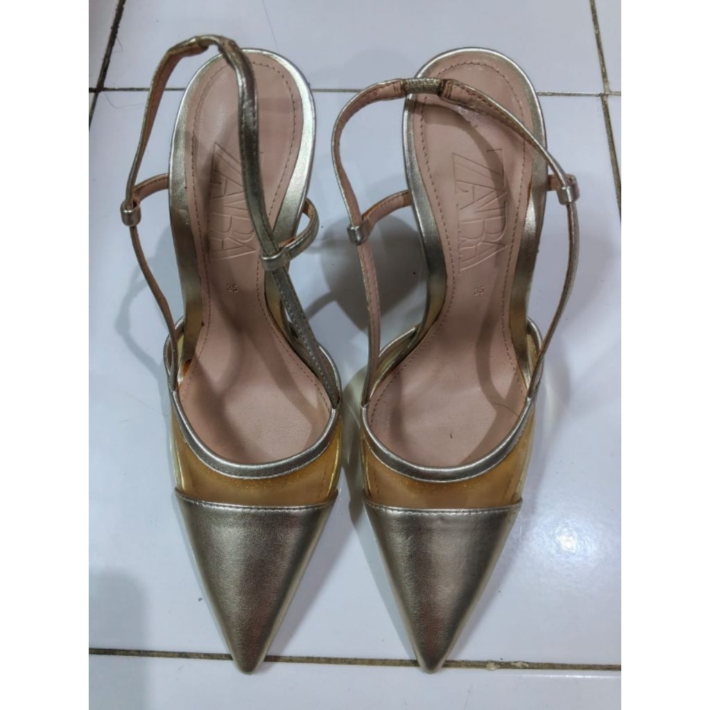 Sepatu High Heels Zara