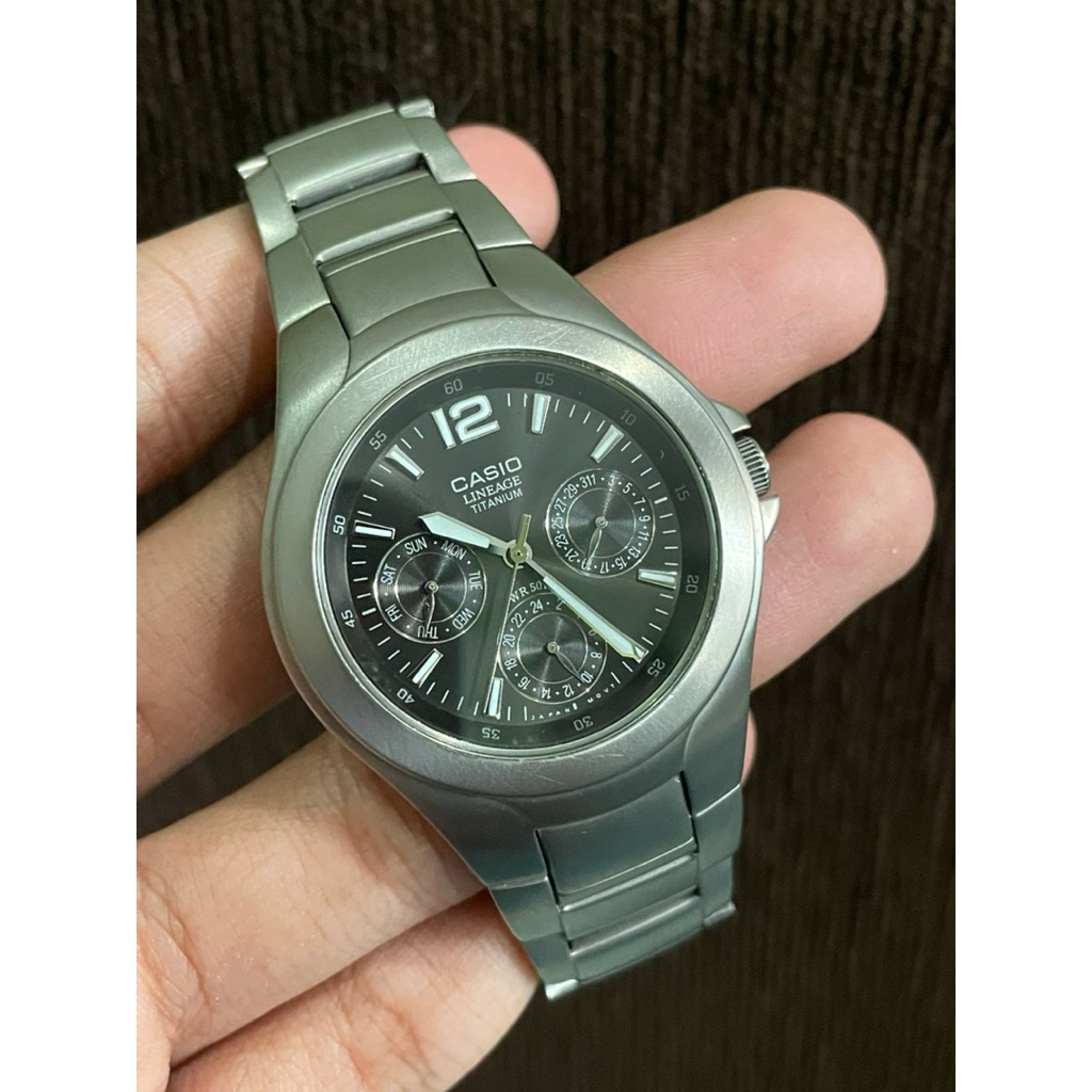 Jam Tangan Casio Lineage Titanium Chronograph Black Dial
