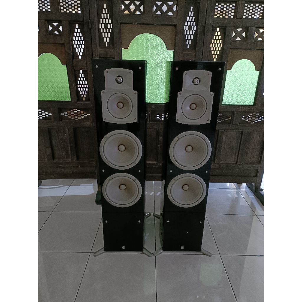 speaker Yamaha ns777