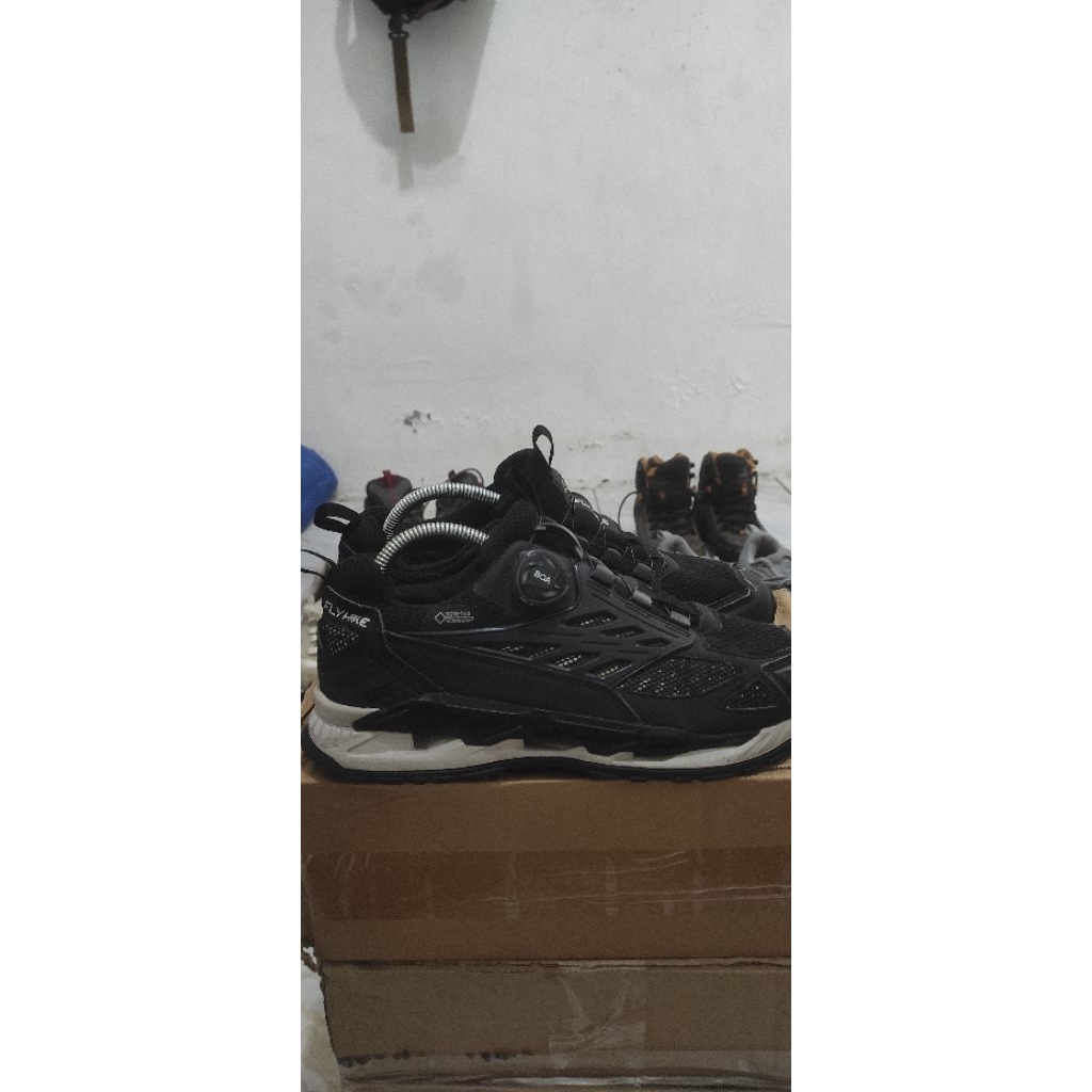 sepatu outdoor k2 flyhike tali putar BOA, goretex outsole Xgrip