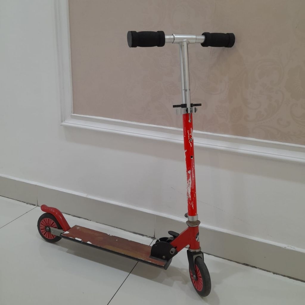 C0260. Preloved Av*go Foldable Scooter Skuter Anak Roda Dua