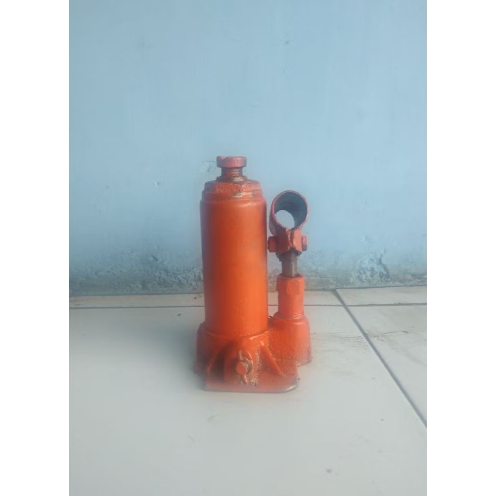 Dongkrak Botol 2 Ton.