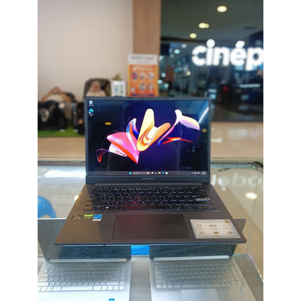 Asus Vivobook M3401Q Ryzen 5-5600H Ram 8GB SSD 512GB Nvidia RTX3050 Layar 14" 2.8K OLED KB Backlite 