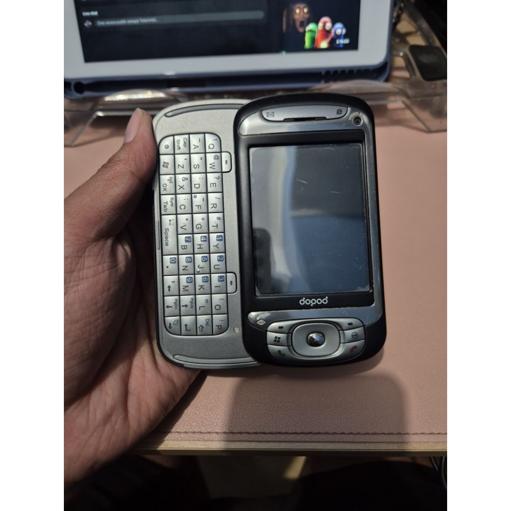 DOPOD WINDOWS MOBILE PHONE