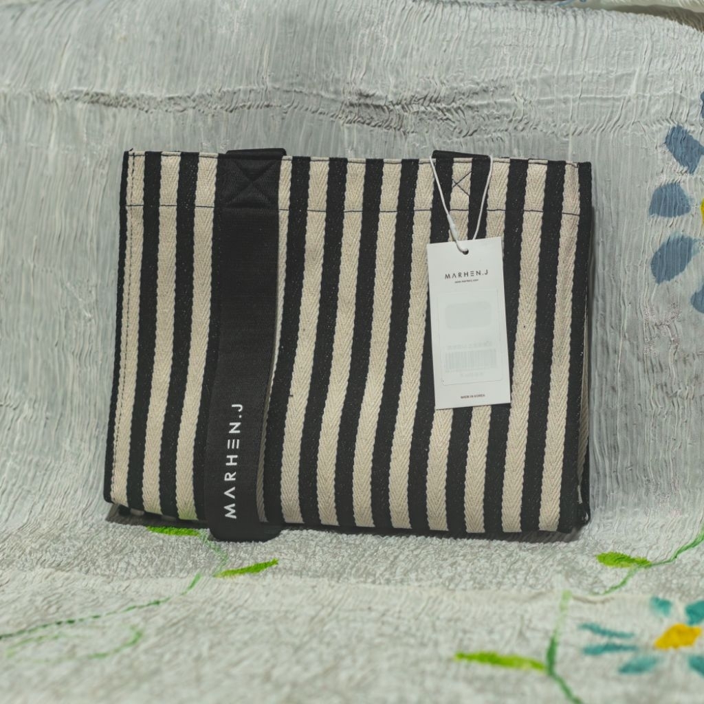 Sling Bag Tas Wanita Marhen J Canvas