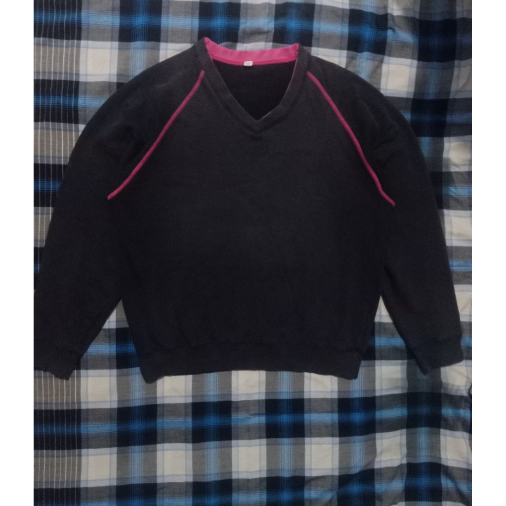 Sweater | Crewneck Uniqlo V-neck SZ L/XL (min warna,, baca deskripsi)