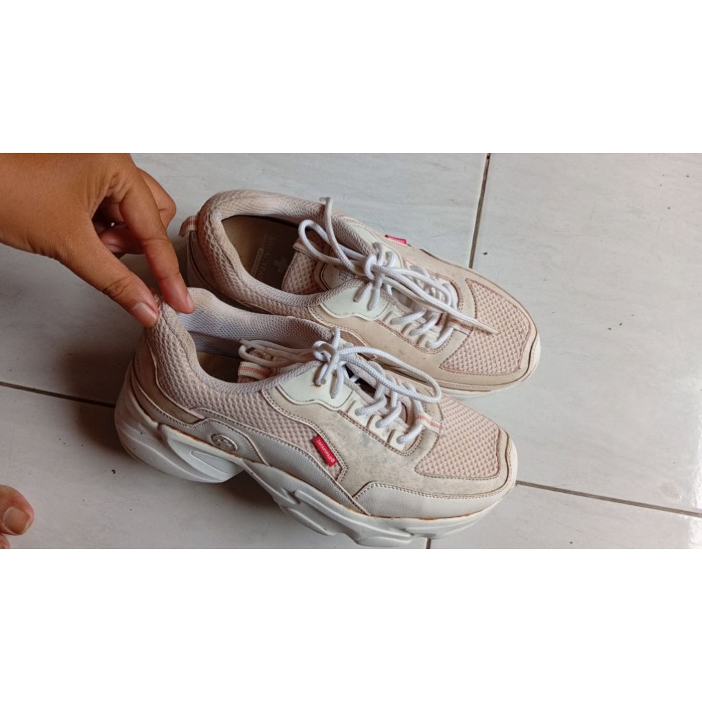 Sepatu second Sneakypair Flare Pearly Pink