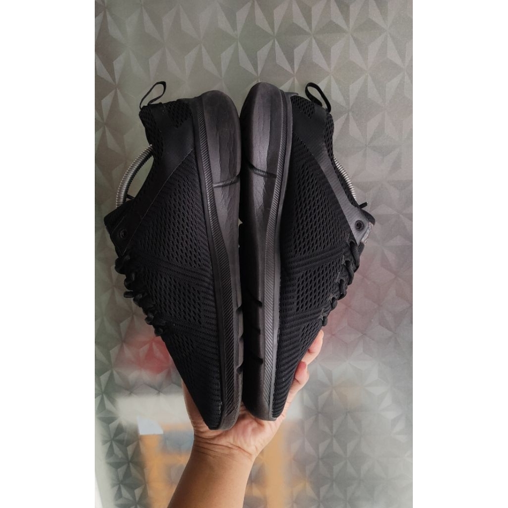 sepatu Skechers SZ 44 second bekas preloved