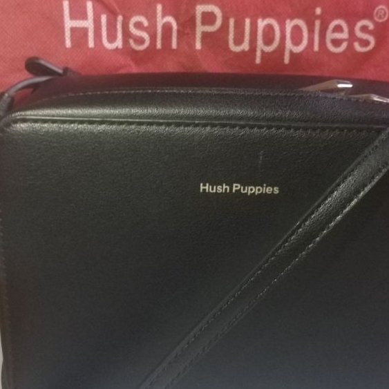 [Preloved] Tas Wanita Hush Puppies Brighton Sling (M) - Black
