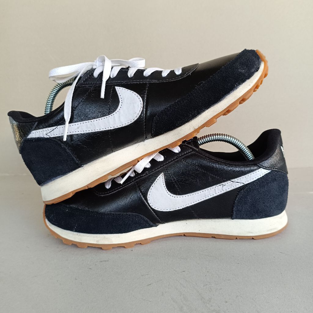 Sepatu Nike Daybreak