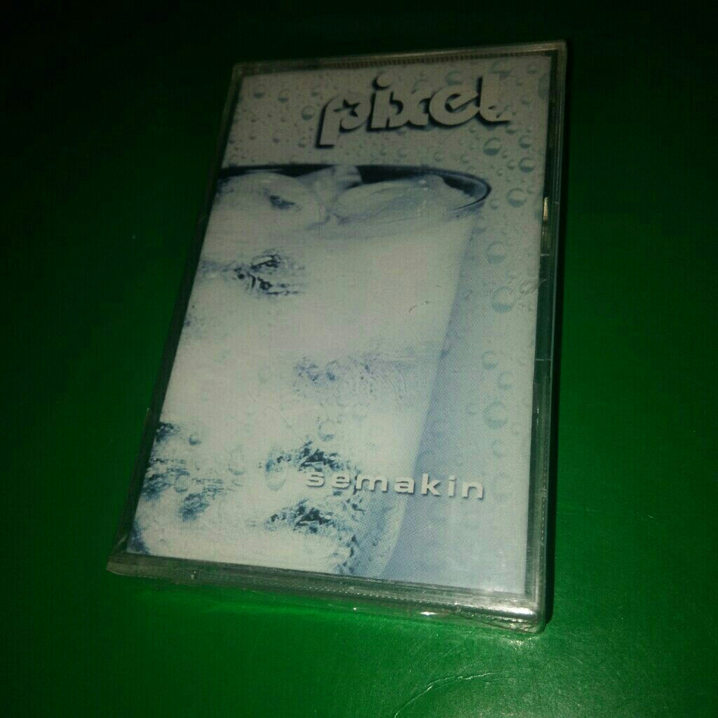 kaset pita pixel semakin