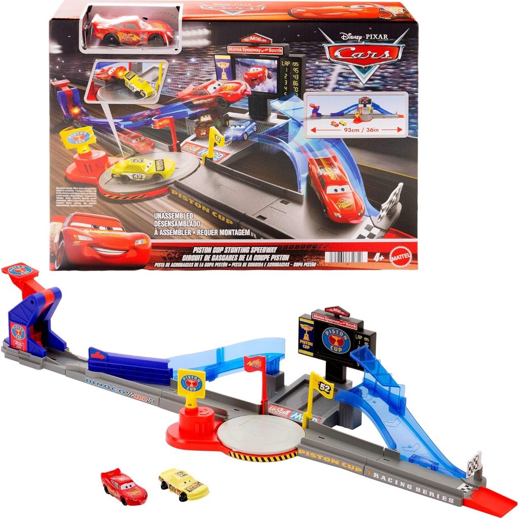 Mattel Disney Pixar Cars Playset & Toy Car, Tongue-Out Lightning McQueen & Crushed Car