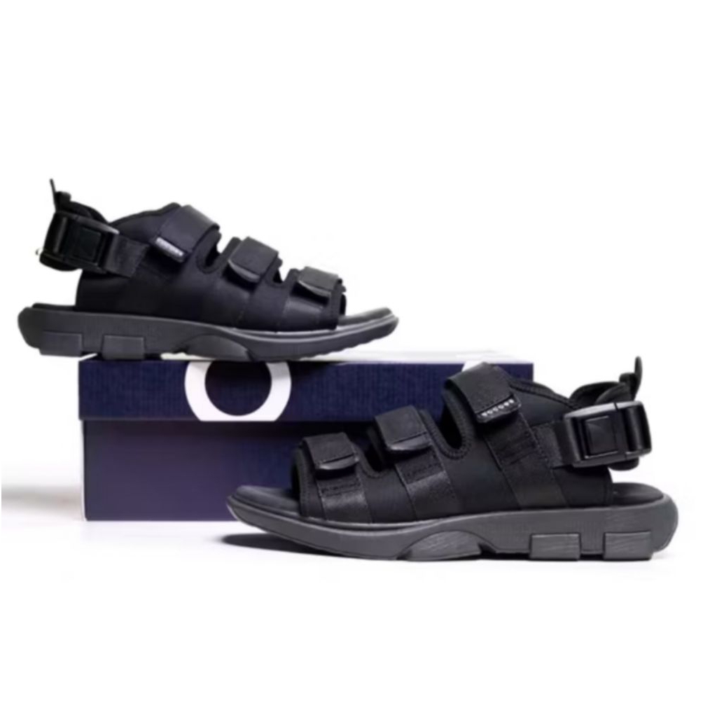 Cocoes Gueno III Sandal Gunung/Traveling Pria Full Black (Second Seperti Baru)