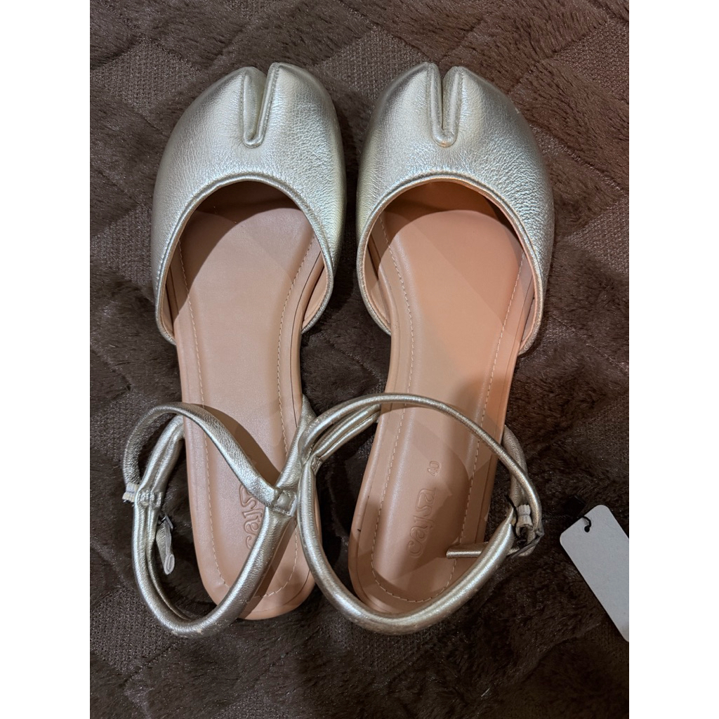 BRAND NEW PRELOVED KHANSA CAJSA (Size 40)