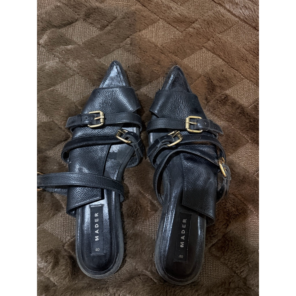 PRELOVED SENDAL MADER HITAM