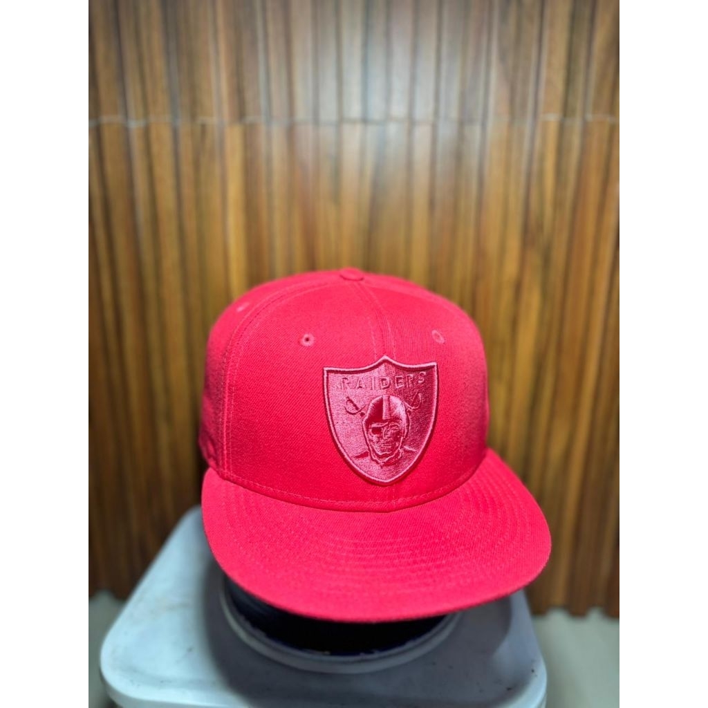 Topi NewEra Raiders Red on Red Fitted