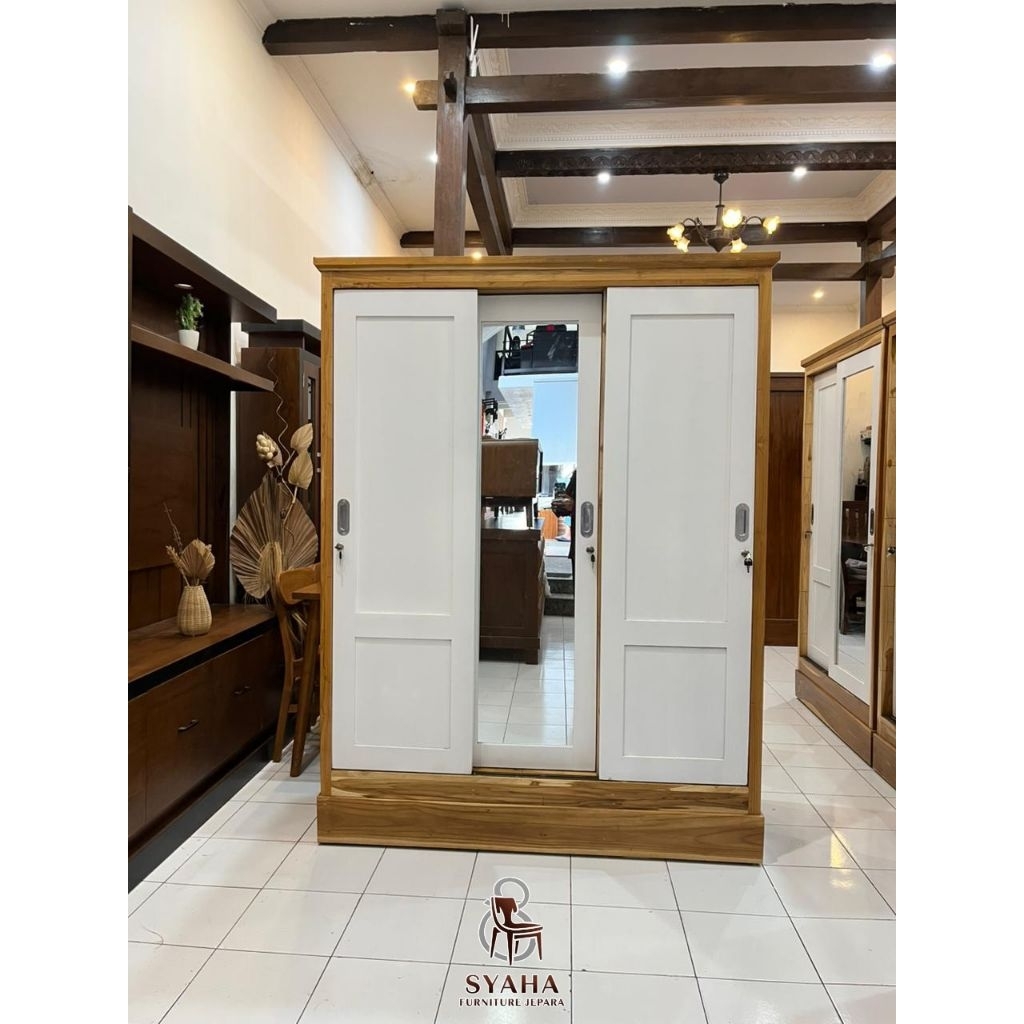 Lemari Minimalis Sleding Kayu Jati 3 Pintu Kombinasi Warna Natural dan Duco