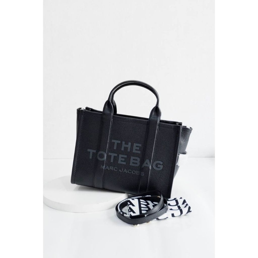 MJ The Leather Medium Tote Bag Black