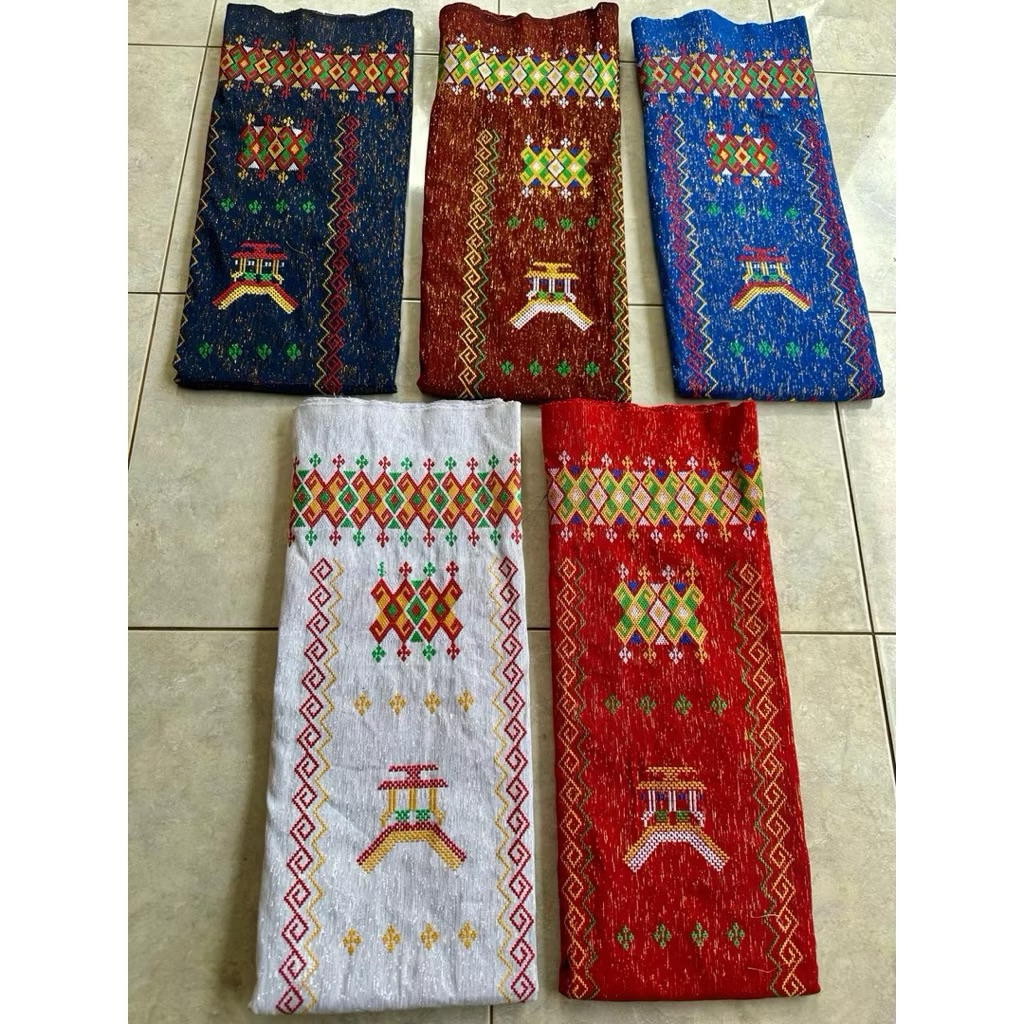 Kain Tenun Jepara Dengan Kombinasi Benang Emas Pabintik Toraja Emas 3m x 1,2m