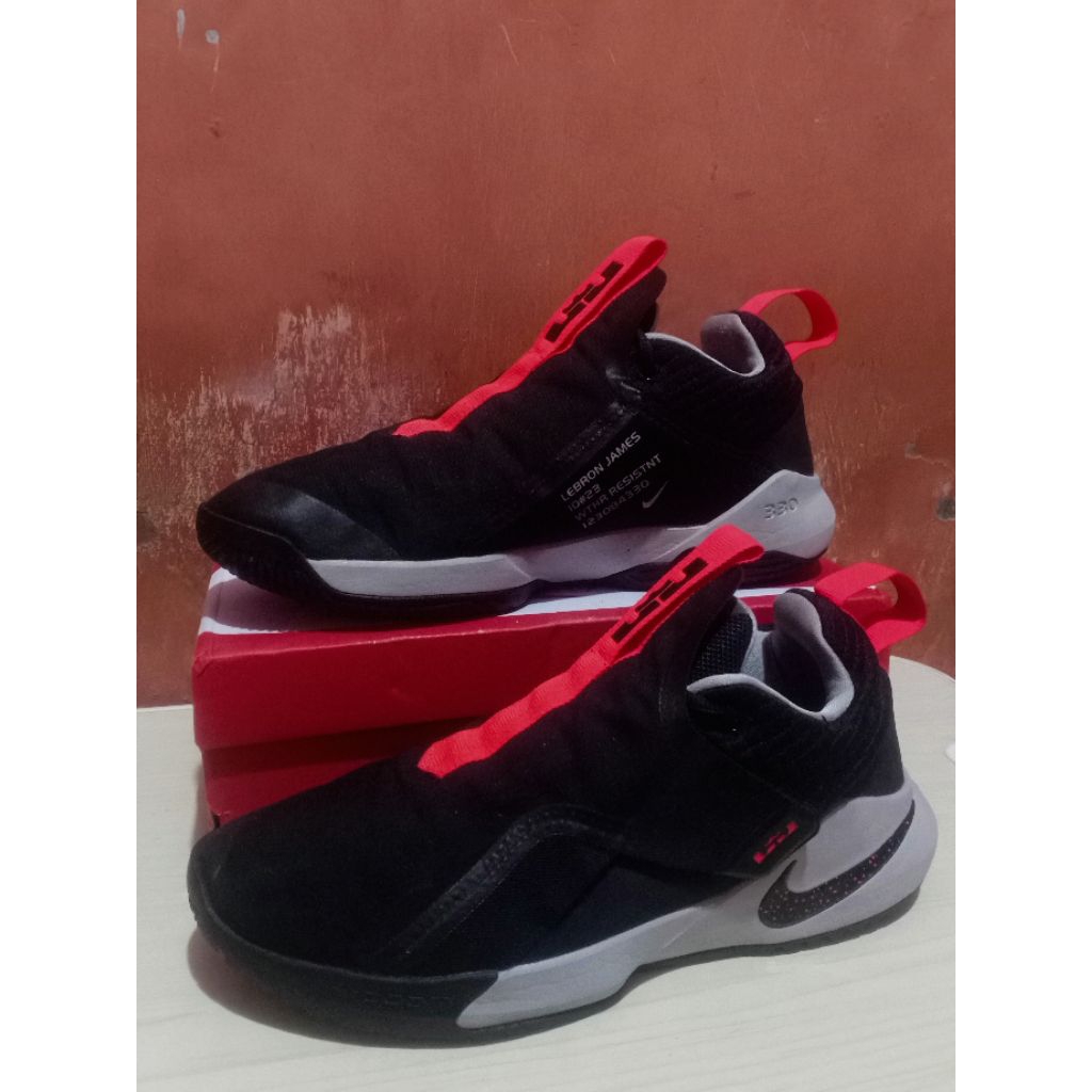 sepatu basket/volli second size 44