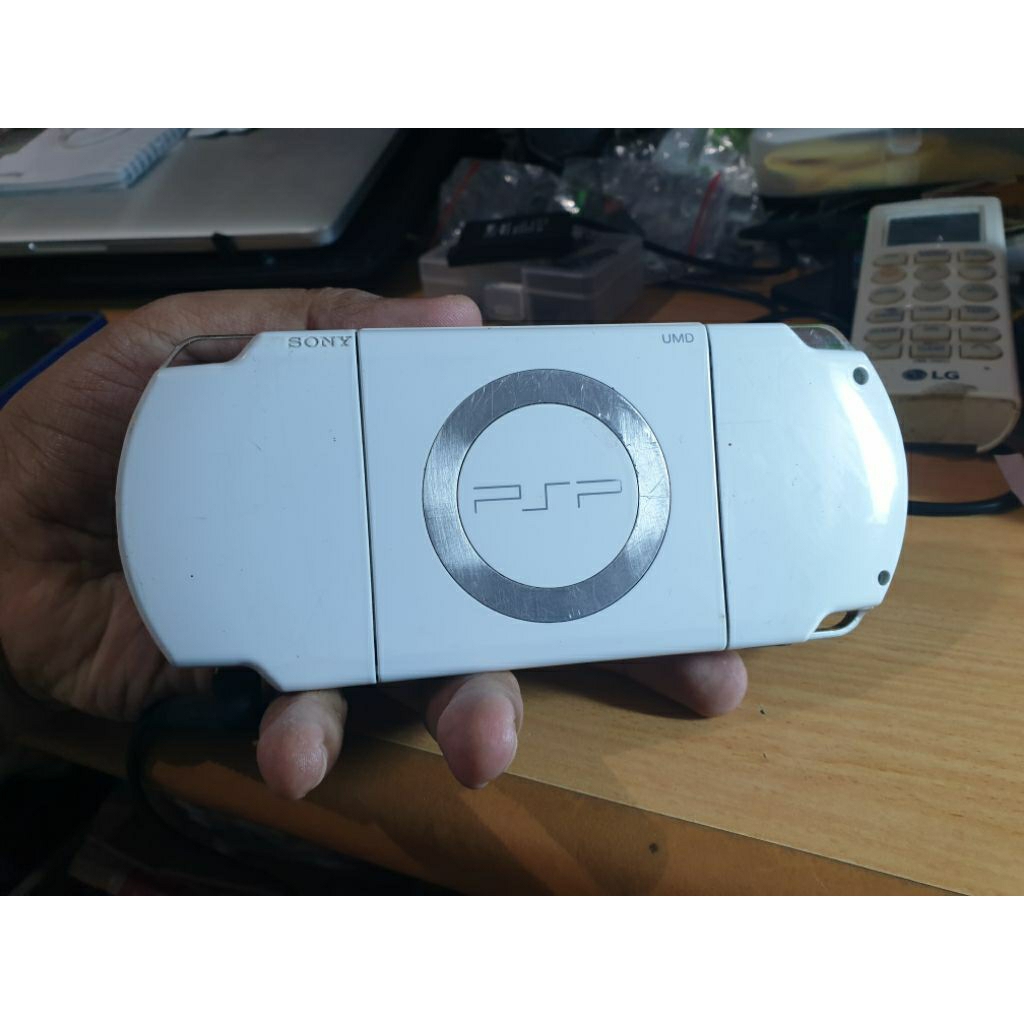 PSP 2000 minus cek video lain nya normal