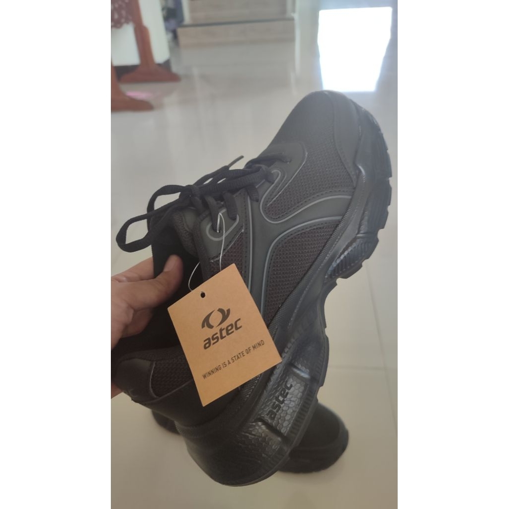 sepatu Astec diadora hitam 41