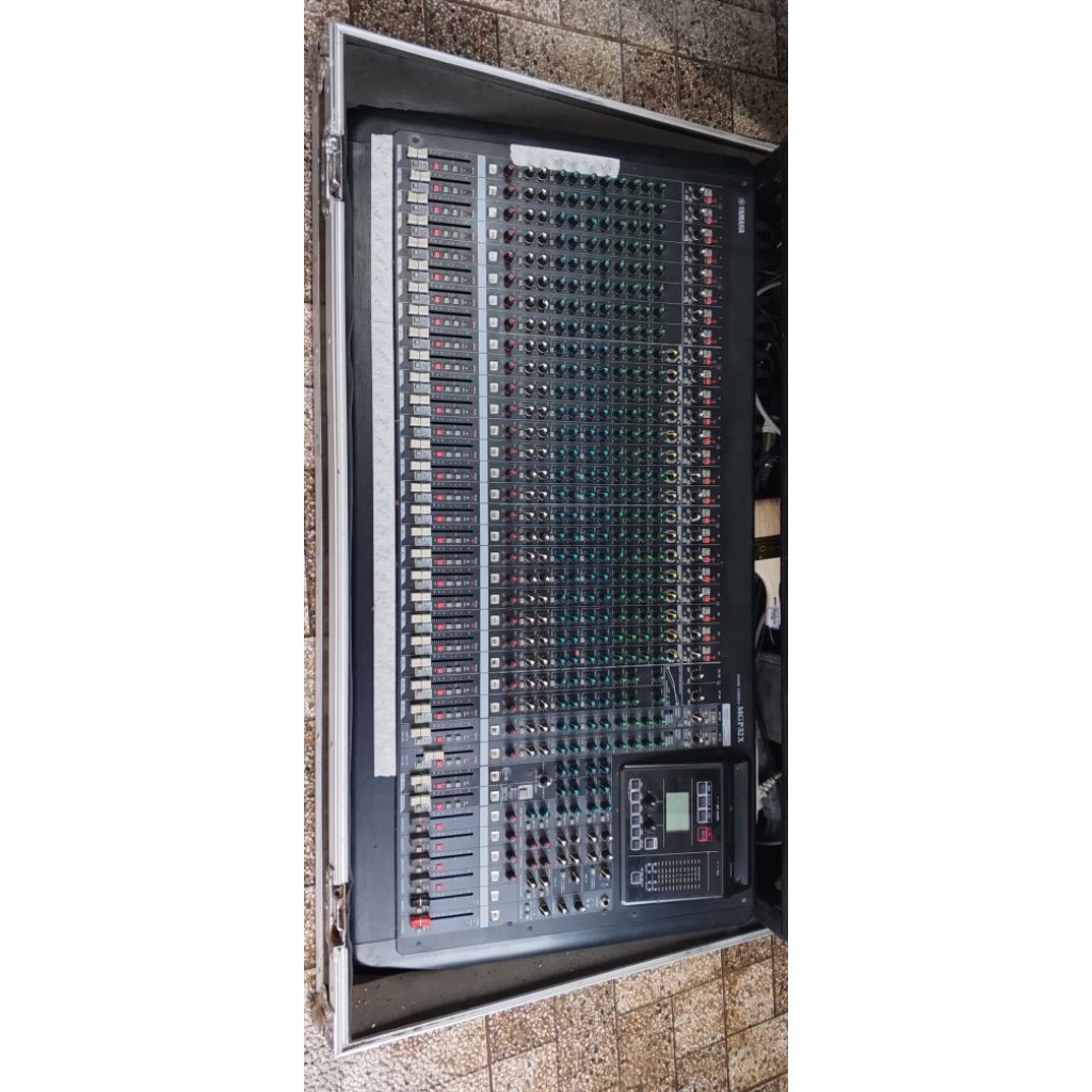 mixer Yamaha mgp32