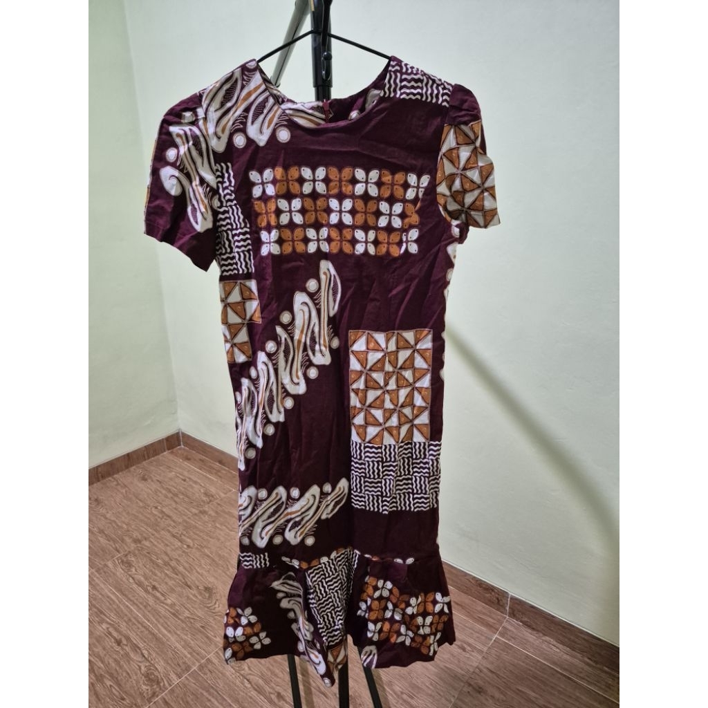 PRELOVED  MIDI DRESS BATIK