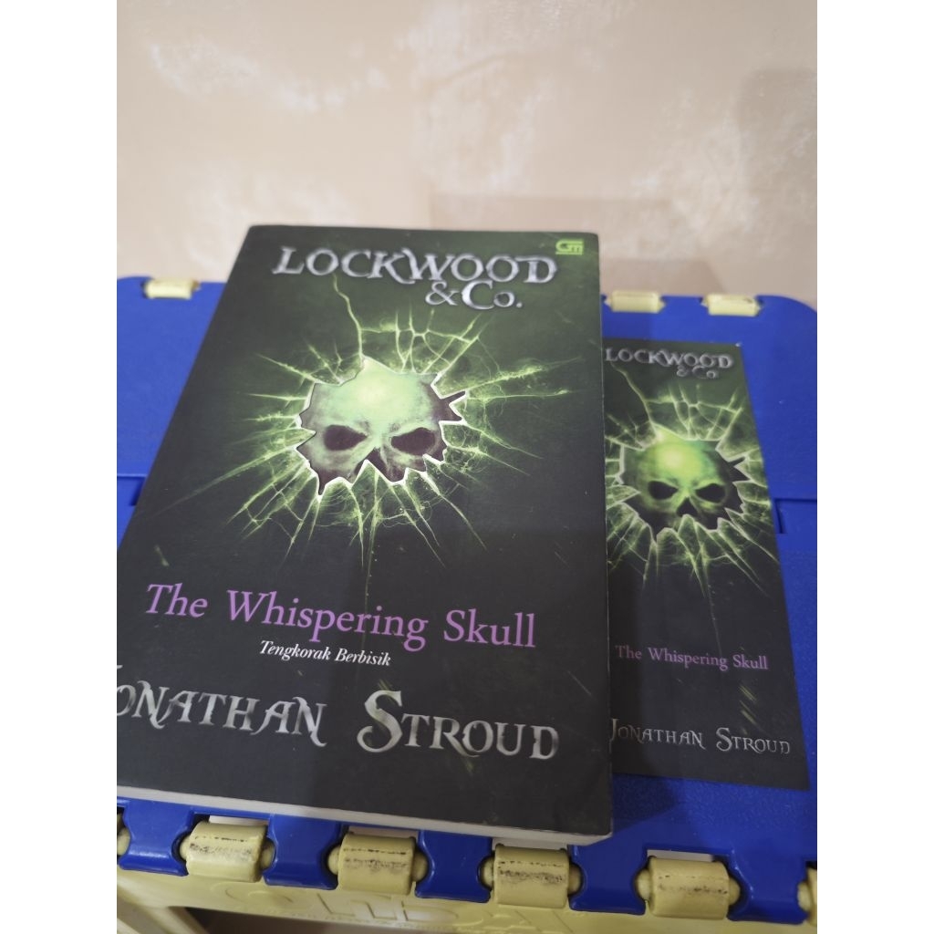 Novel Ori Original Lockwood & Co 2 3 jonathan stroud whispering skull creeping shadow hollow boy pem