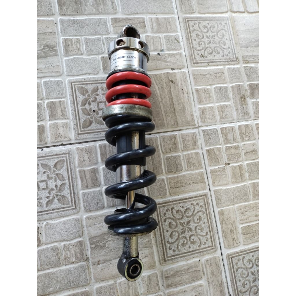 Shock belakang Megapro Monoshock karbu